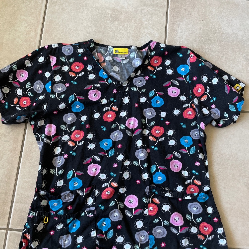 Women's scrub top